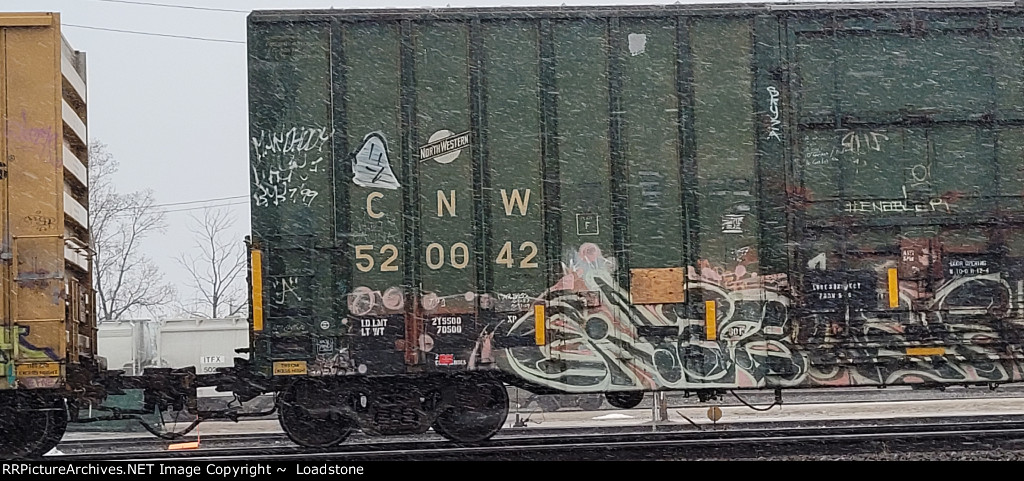 CNW 520042
